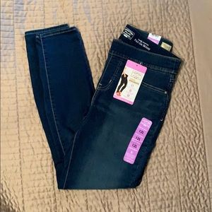 Levi skinny jeans
